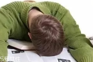 肝不好有什么癥狀？一個(gè)簡(jiǎn)單小動(dòng)作最養(yǎng)肝