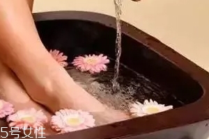 熱水泡腳哪些人不適合？這3類人千萬要小心