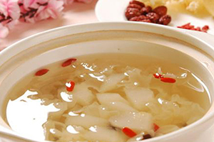 銀耳紅棗湯寶寶能喝嗎？對(duì)寶寶有著很多好處