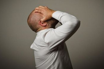 經(jīng)常性頭暈頭痛怎么辦？這些食物千萬(wàn)別吃