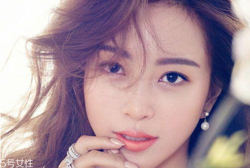 初學(xué)者怎么畫眼線好？教你如何正確畫完整眼妝