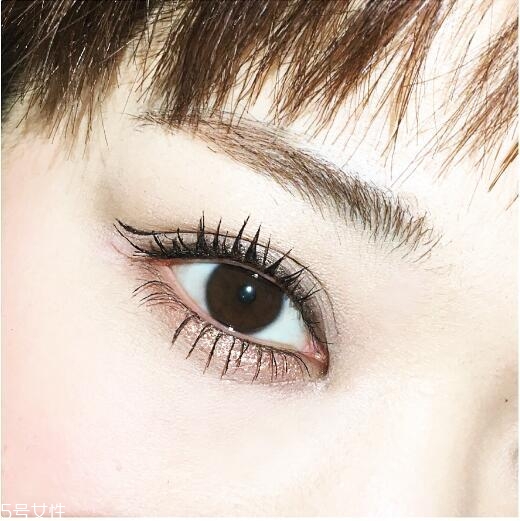 什么是折痕眼線？完整畫眼妝的順序