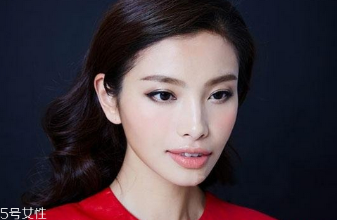 眼線液哪個牌子好用不暈染？眼角下垂畫眼線圖解 