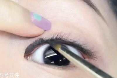 怎么畫眼線讓眼睛自然又有神？畫眼線必學(xué)基本步驟
