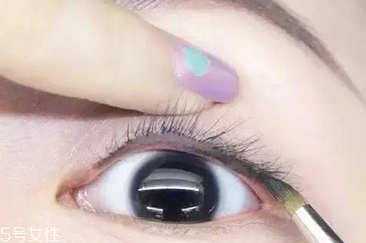 怎么畫眼線讓眼睛自然又有神？畫眼線必學(xué)基本步驟