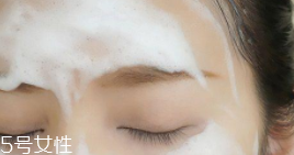 硅膠的潔面儀好用嗎？不要使用過多