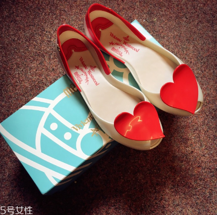 melissa果凍鞋好穿嗎？當下最時髦的鞋子