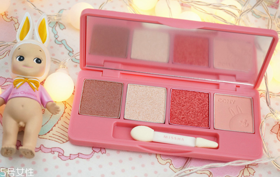 適合畫桃花妝的眼影有哪些？單眼皮桃花妝畫法步驟