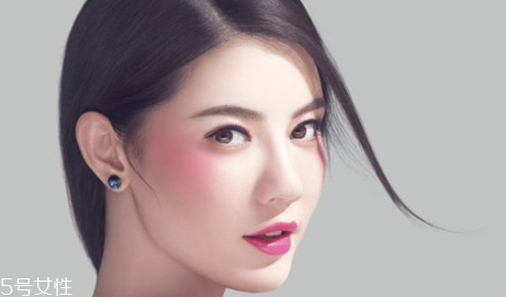 適合畫桃花妝的眼影有哪些？單眼皮桃花妝畫法步驟