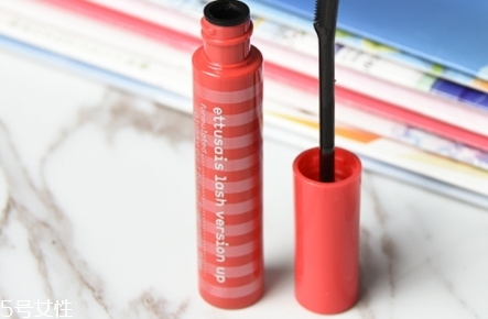 ettusais艾杜莎睫毛膏打底膏怎么用？睫毛一天不會塌