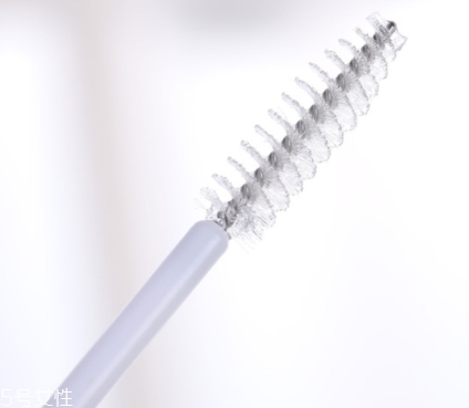 睫毛雨衣怎么用？用在睫毛膏之后