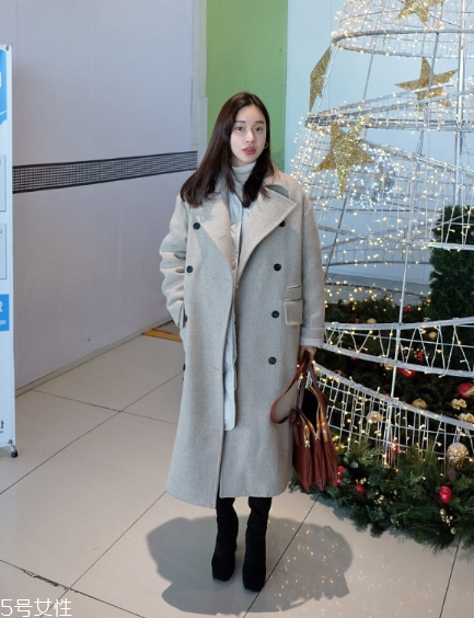 雙排扣大衣怎么搭配？塑造干練女人味