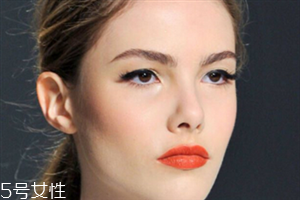 冬天眼影適合什么顏色？黃皮選擇南瓜色的理由