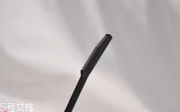 睫毛雨衣涂眉毛可以嗎？睫毛雨衣和眉毛雨衣師出同門