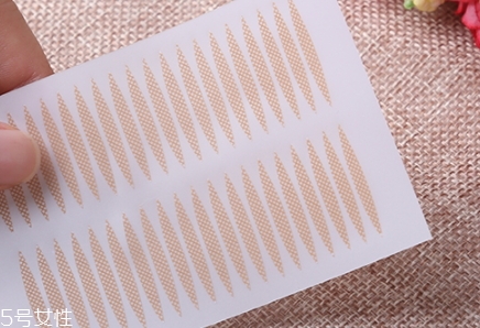 雙眼皮貼可以經(jīng)常貼嗎？不宜長(zhǎng)期使用