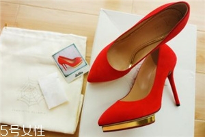 charlotte olympia是幾線品牌？各大網(wǎng)紅的新寵