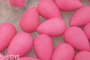 美妝蛋用前要沾濕嗎？美妝蛋不能直接用