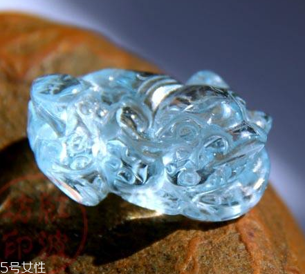 海藍寶是什么材質(zhì)？別再冤枉它是水晶了