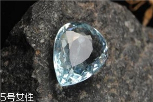 海藍寶是幾月生辰石？來自大海的生辰祝福