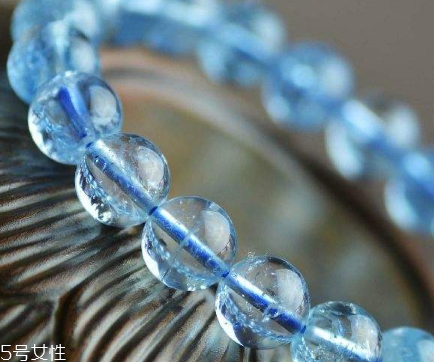 海藍(lán)寶是越透越好嗎？它是海水的化身