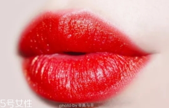 美寶蓮金屬唇膏多少錢？劉昊然同款金屬唇膏