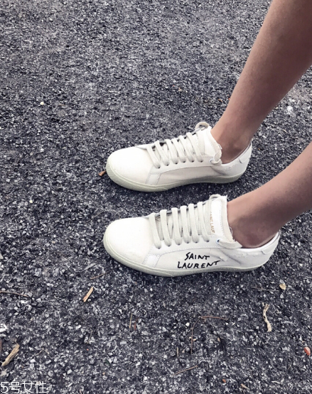 圣羅蘭小白鞋多少錢？絕對的百搭神器