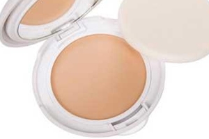 固體粉底怎么畫好看？5步打造光滑肌膚