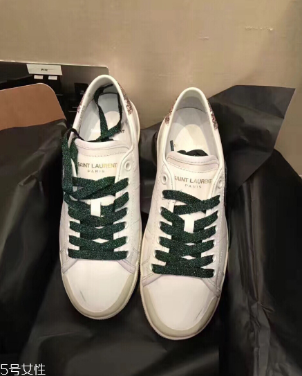 圣羅蘭小白鞋偏大偏??？今年最火的小白鞋就是它了