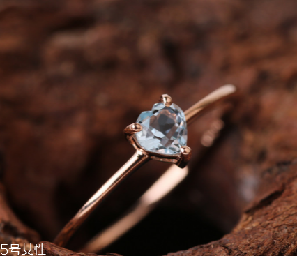 海藍(lán)寶石戴哪只手？最佳的天然護(hù)身符