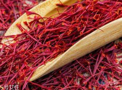 女生能用藏紅花泡腳嗎？經(jīng)期和妊娠期不能使用