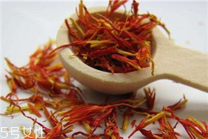 女生能用藏紅花泡腳嗎？經(jīng)期和妊娠期不能使用