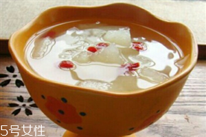 冰糖雪梨是熱喝還是涼喝好？冰糖雪梨怎么做？