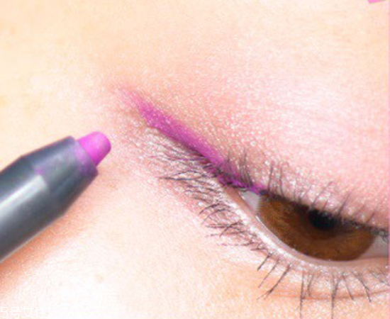 桃花眼妝容好看嗎？桃花眼妝容教程