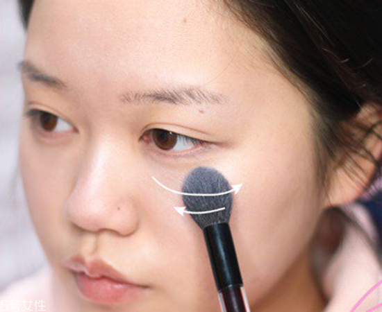 桃花眼妝容好看嗎？桃花眼妝容教程