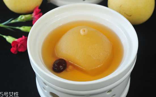 冰糖雪梨是熱喝還是涼喝好？冰糖雪梨怎么做？