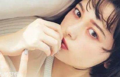 怎樣防止眼影暈染？七種日常眼影搭配秘訣