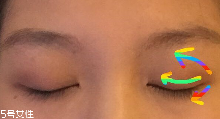 眼影怎么畫會自然好看？眼影顏色這樣搭配最好看