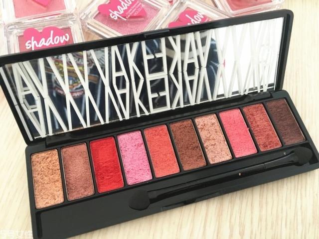 hold live眼影好用嗎？顯色度超贊