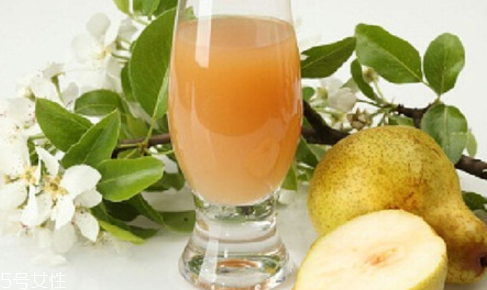 梨子榨汁需要去皮加水嗎？梨汁最好是現(xiàn)榨現(xiàn)喝
