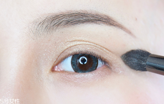 南瓜色眼影怎么畫？南瓜色眼妝畫法教程