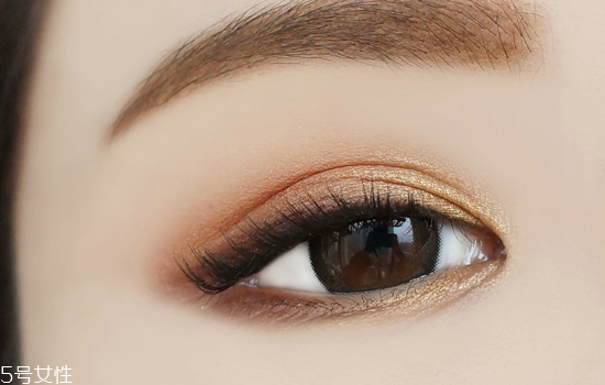 冬天眼影適合什么顏色？黃皮選擇南瓜色的理由