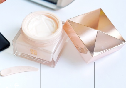 紀(jì)梵希面霜價(jià)格是多少？外貌控請(qǐng)注意