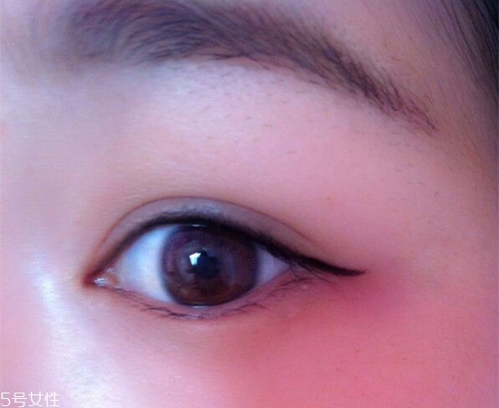 內(nèi)雙怎么畫眼線？內(nèi)雙眼皮畫眼妝技巧