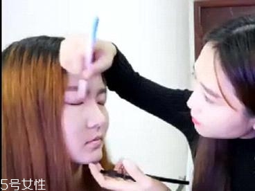 內(nèi)雙怎么畫眼線？內(nèi)雙眼皮畫眼妝技巧