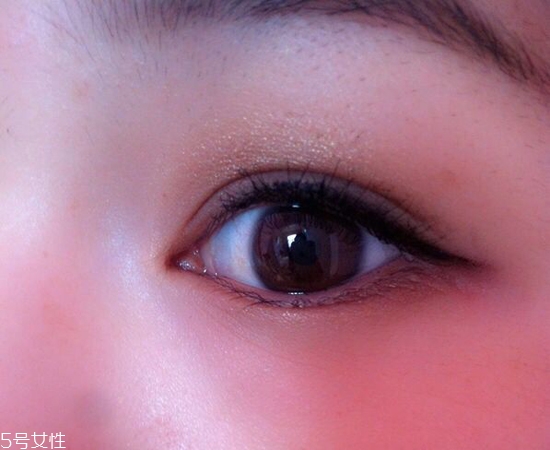 內(nèi)雙怎么畫眼線？內(nèi)雙眼皮畫眼妝技巧