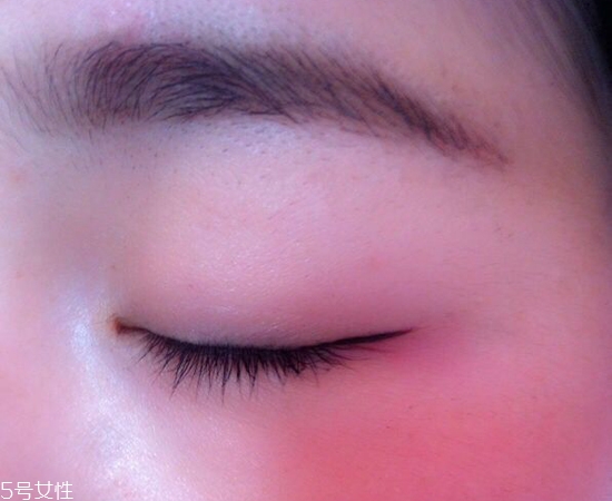 內(nèi)雙怎么畫眼線？內(nèi)雙眼皮畫眼妝技巧