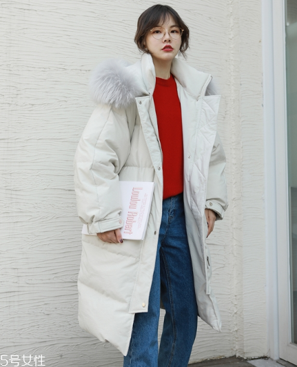 紅色毛衣配什么外套？冬季搭配風(fēng)度與溫度共存