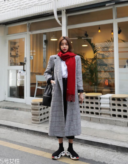 什么顏色圍巾顯臉白？選擇這幾條準沒錯