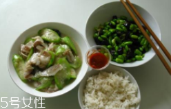 飲食護(hù)膚究竟有沒有效？不挑食才護(hù)膚