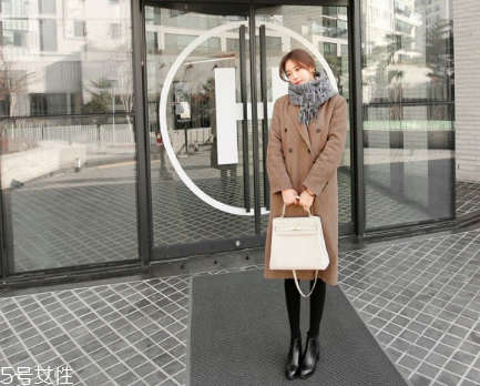 格子圍巾怎么搭配？瞬間打破冬日沉悶感